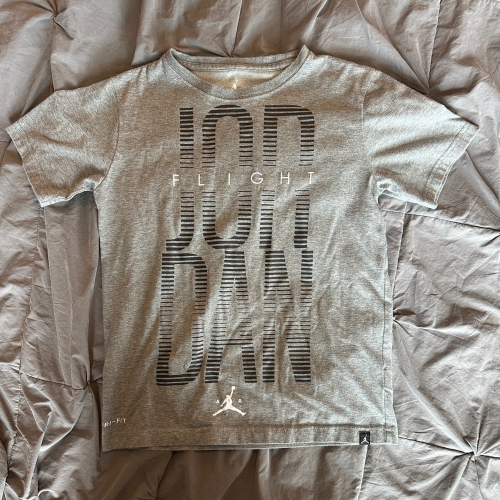 Jordan Kids/Boys Large Gray Graphic T-Shirt